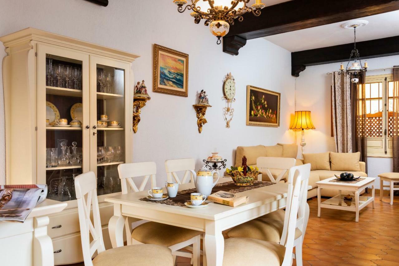 Hsh Suites Barrio Santa Cruz Seville Ngoại thất bức ảnh
